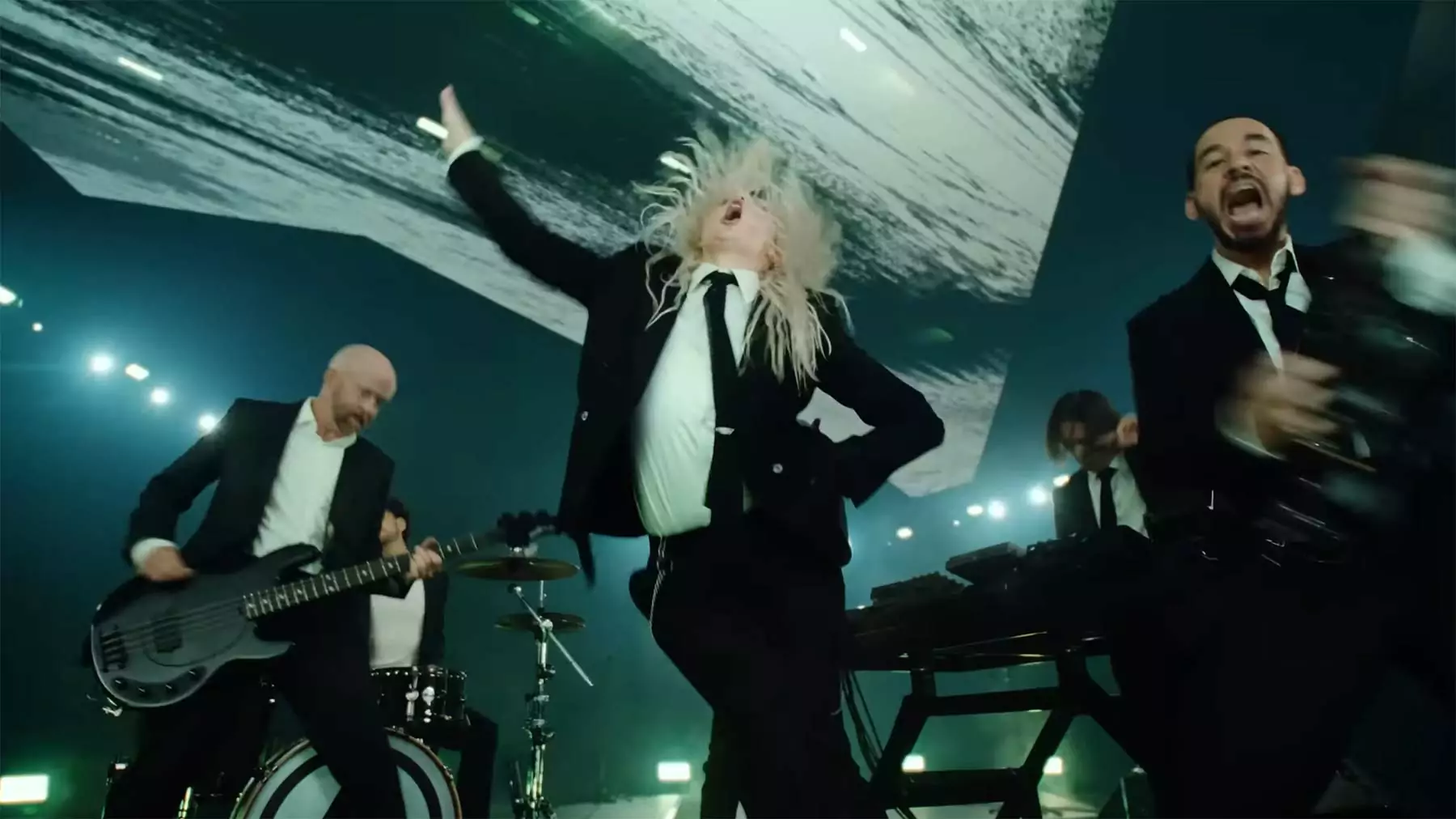 Linkin Park – „Two Faced“ (Musikvideo)
