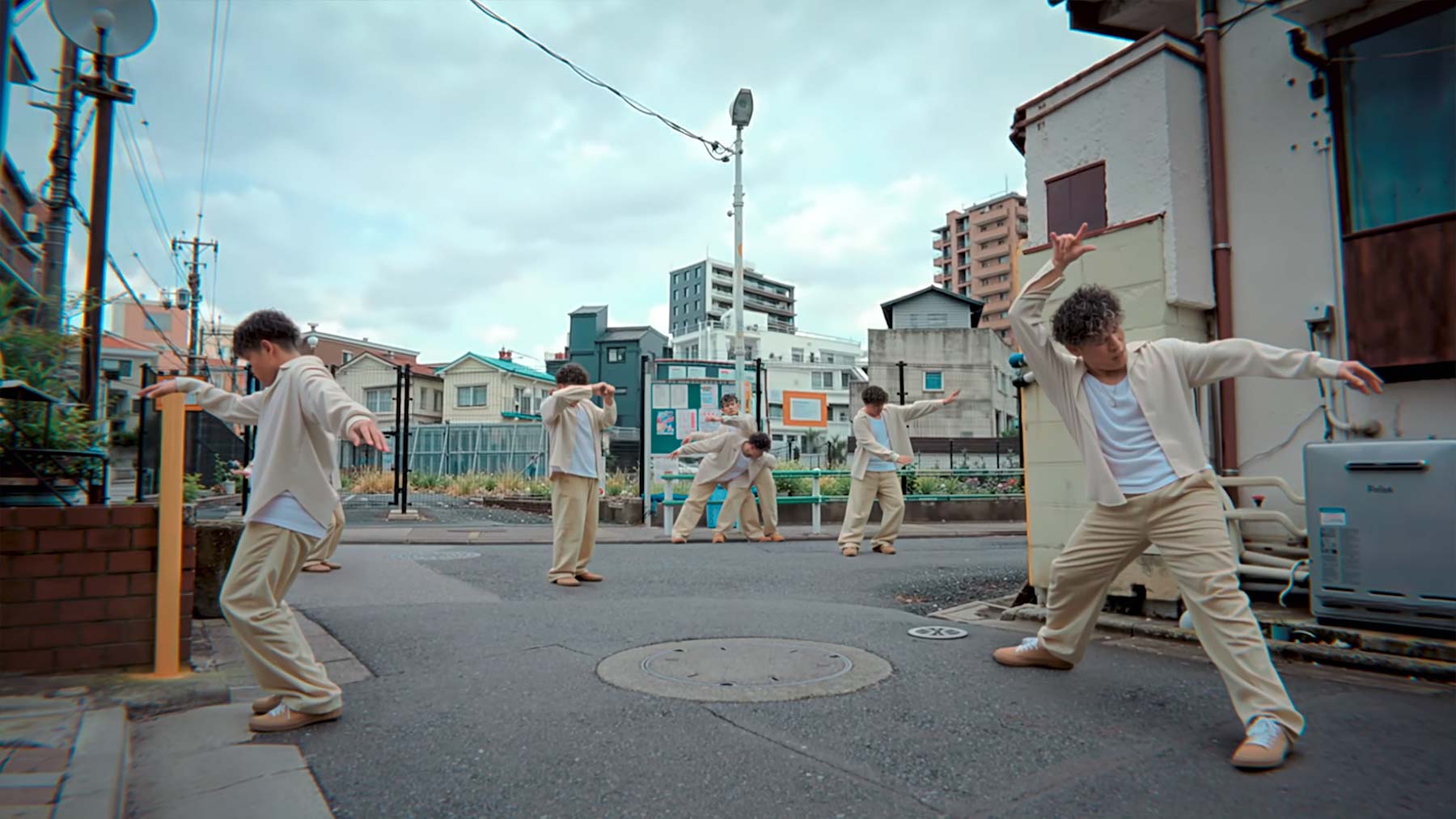 Tanz mit der Stadt: "WAVE" WAVE-video-kunst 