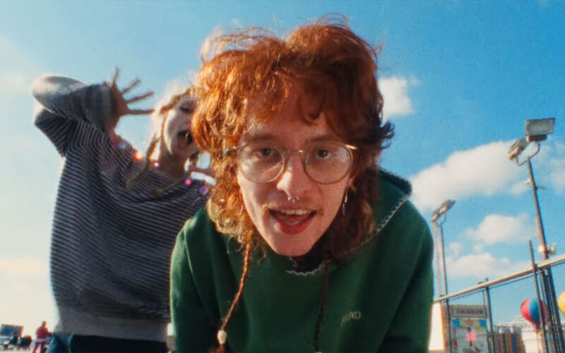 Cavetown feat. Chloe Moriondo – „Sailboat“