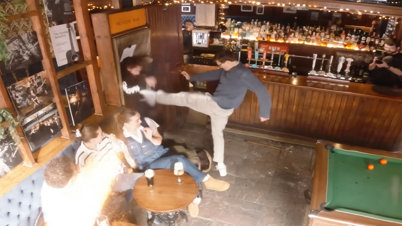 Abgesprochene Kneipenschlägerei gegen lauter Stuntmen max-fosh-kneipenschlaegere-mit-stuntmen 