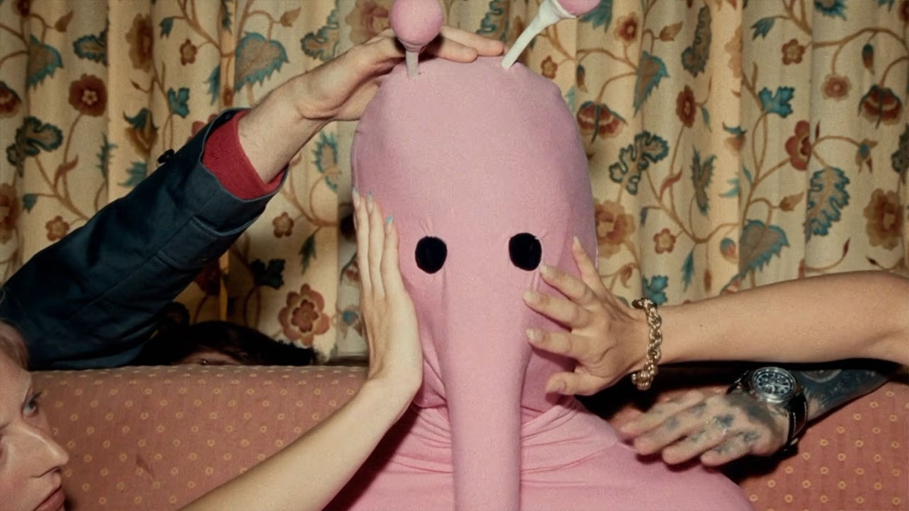 Nothing But Thieves - "Baby Kool (Evelyn)" Nothing-But-Thieves-Baby-Kool-Evelyn-Musikvideo 