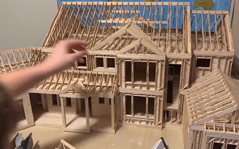 Eisstielhausbau im Timelapse-Video