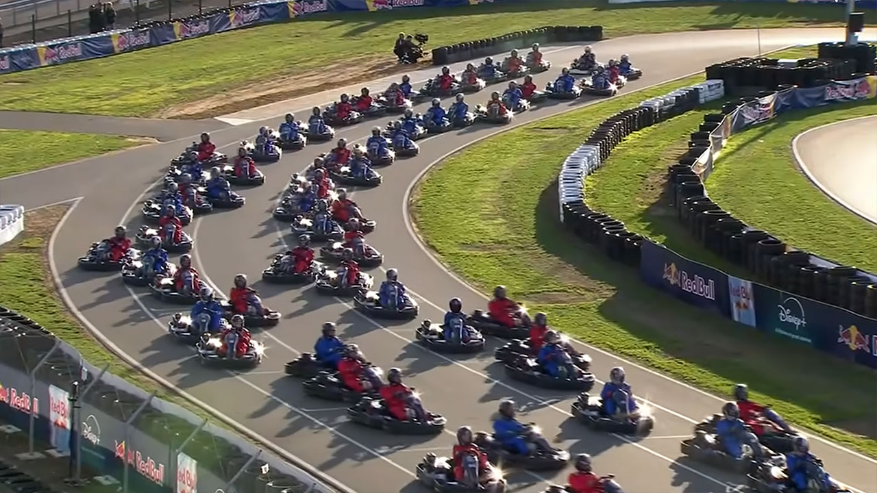 Max Verstappen vs. 100 Karts max-verstappen-vs-100-karts