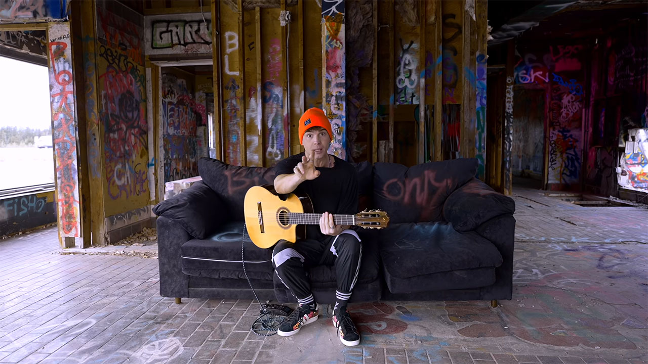 Ren - "The Music Business" Ren-The-Music-Business-Musikvideo