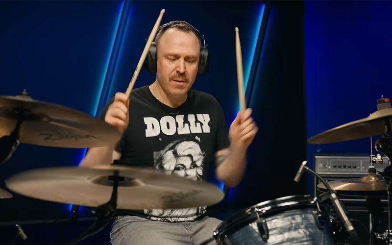 OG Sum 41 Drummer improvisiert „The Diary of Jane“
